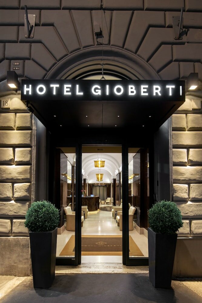 Фото отеля 2