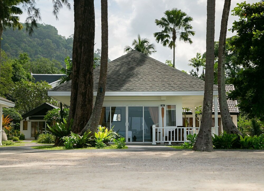 Фото Thavorn Beach Village Resort & SPA