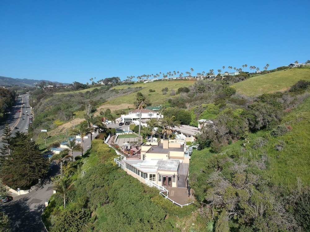 Фото Malibu Country Inn