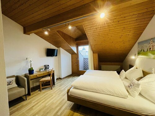 Гостиница Hotel Toscana в Интерлакене