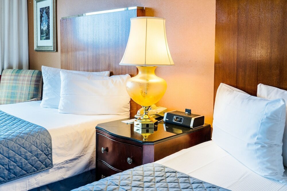 Фото Metro Points Hotel