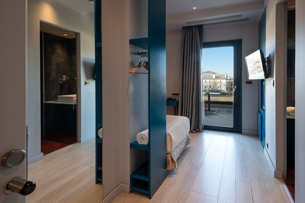 Фото Essence Living Exclusive