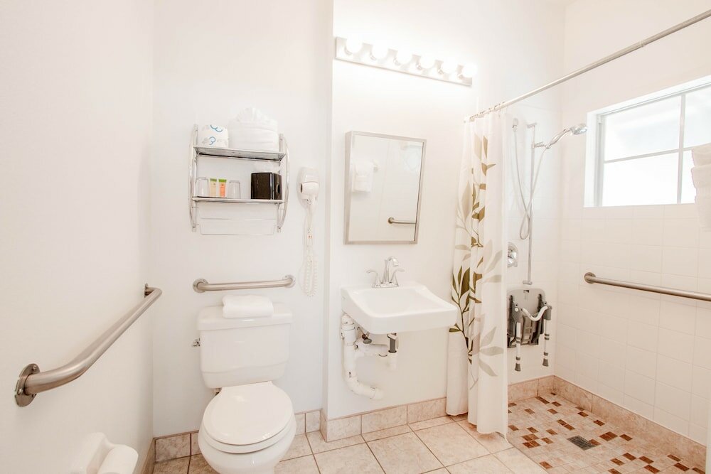 Фото Berkley Lake Townhomes