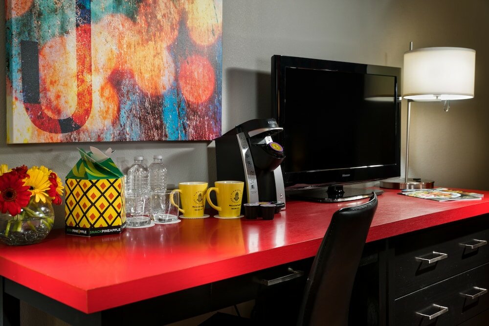Фото Staypineapple, Hotel Five, Downtown Seattle