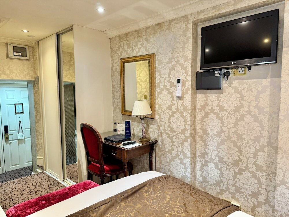 Фото The Leonard Hotel