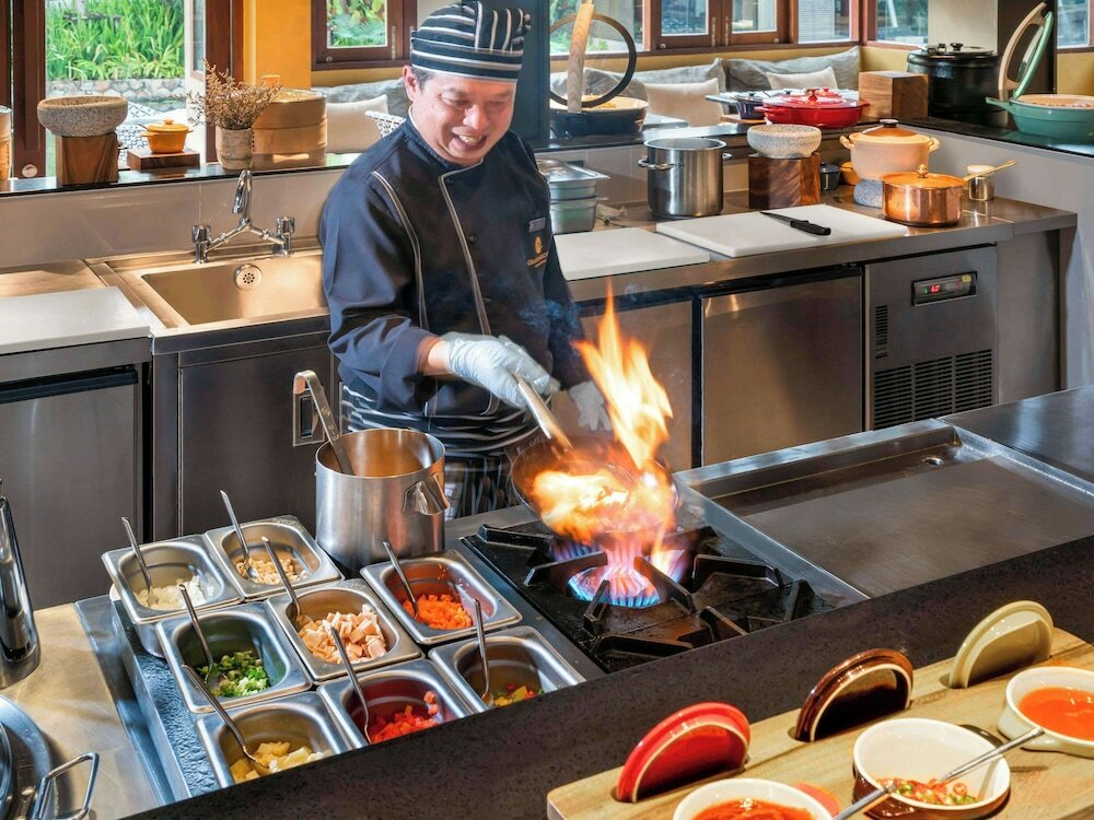 Фото Grand Mercure Khao Lak Bangsak