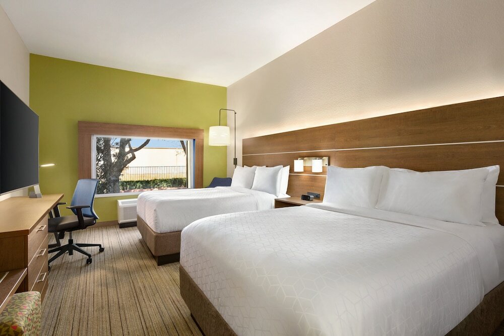 Фото Holiday Inn Express Hotel & Suites Mission-McAllen Area, an Ihg Hotel