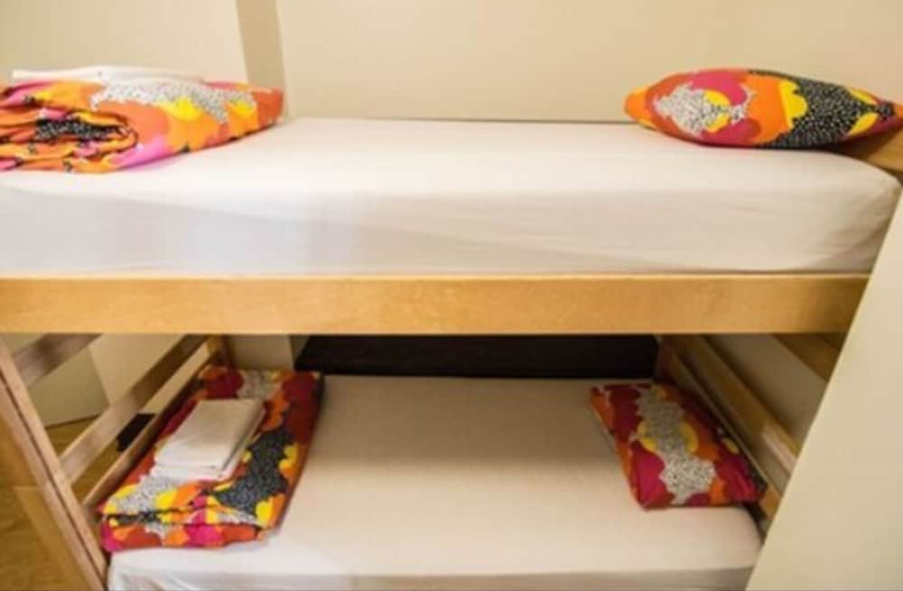 Фото The Bartlett Hotel and Guesthouse