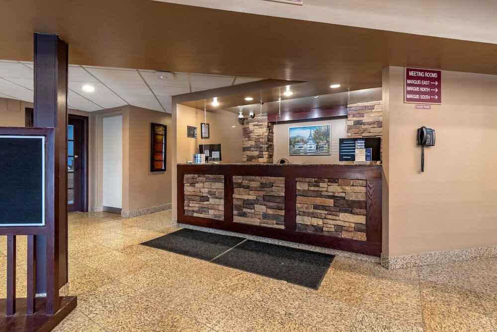 Фото Best Western Marquis Inn & Suites