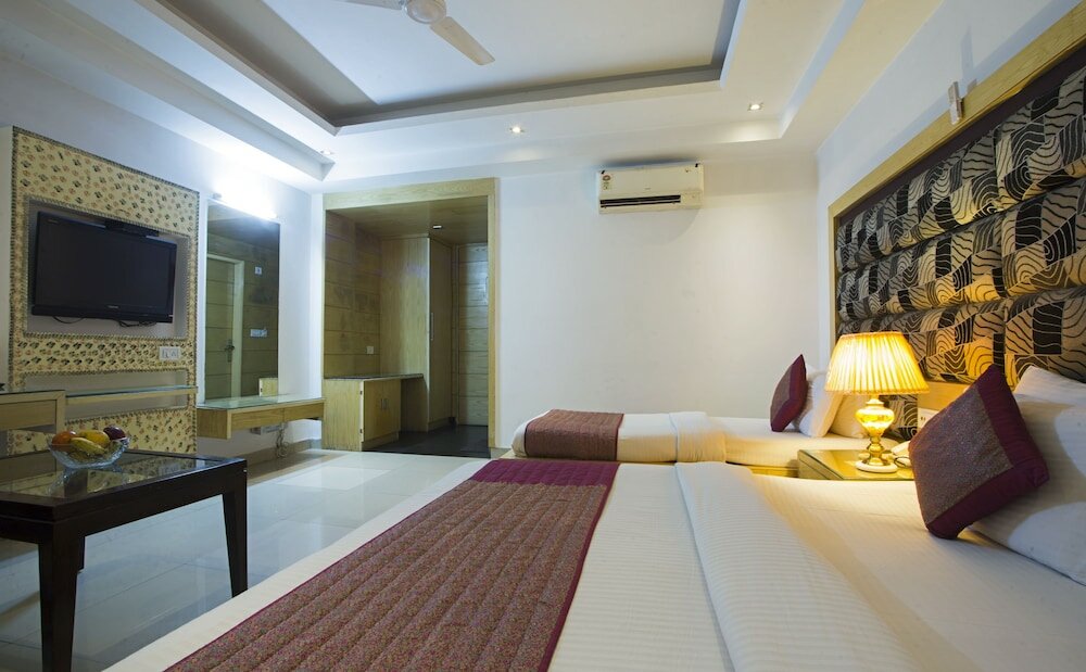 Фото Hotel Krishna Deluxe