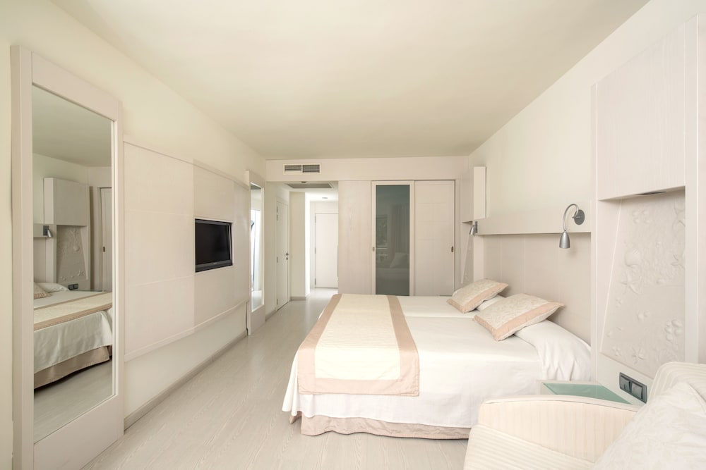 Фото Iberostar Selection Albufera Playa