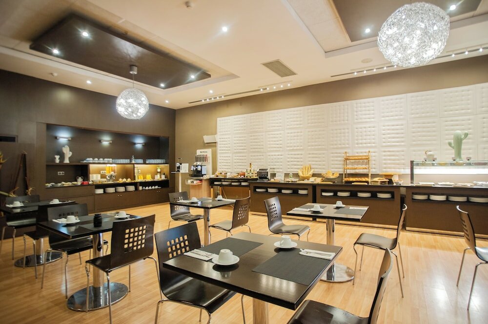 Фото AZZ Valencia Congress Hotel & Spa