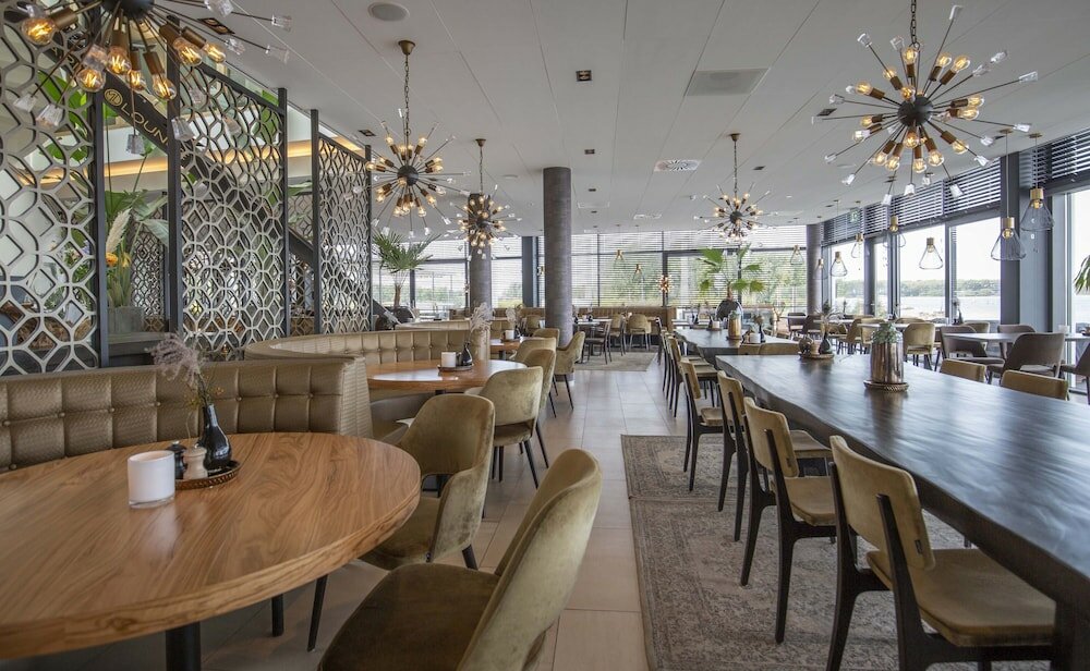 Фото Fletcher Hotel Het Veerse Meer