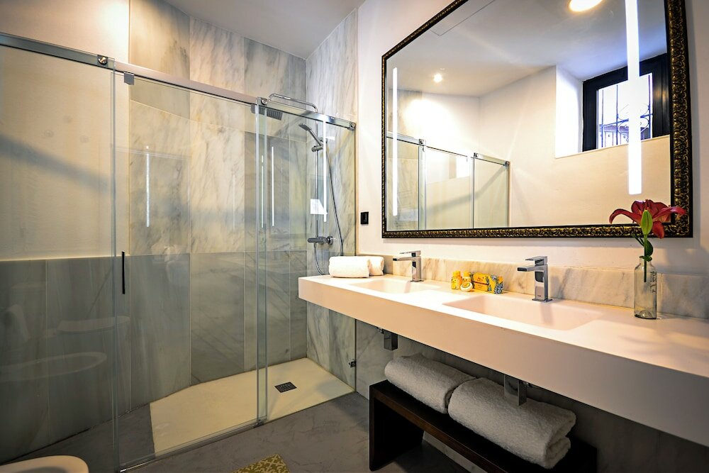 Фото Legado Alcázar Hotel