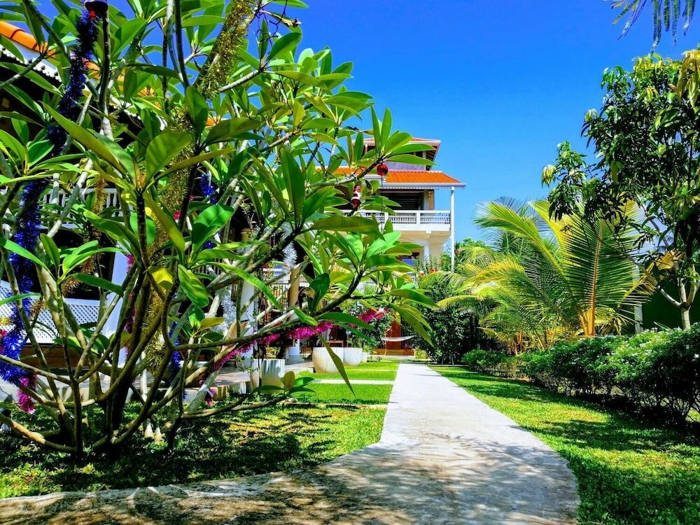 Фото Thambili cabanas