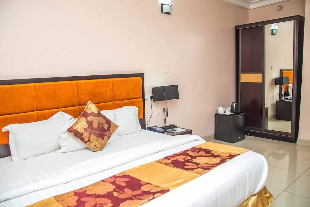 Фото Royal Crest Hotel & Suites