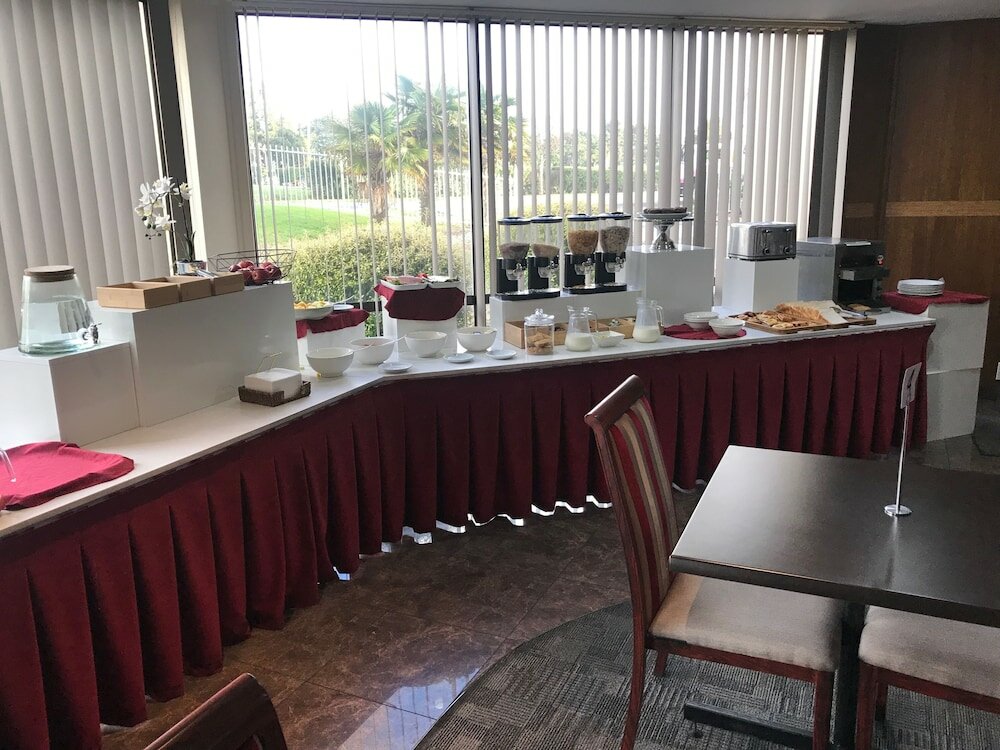 Фото Auckland Airport Kiwi Hotel