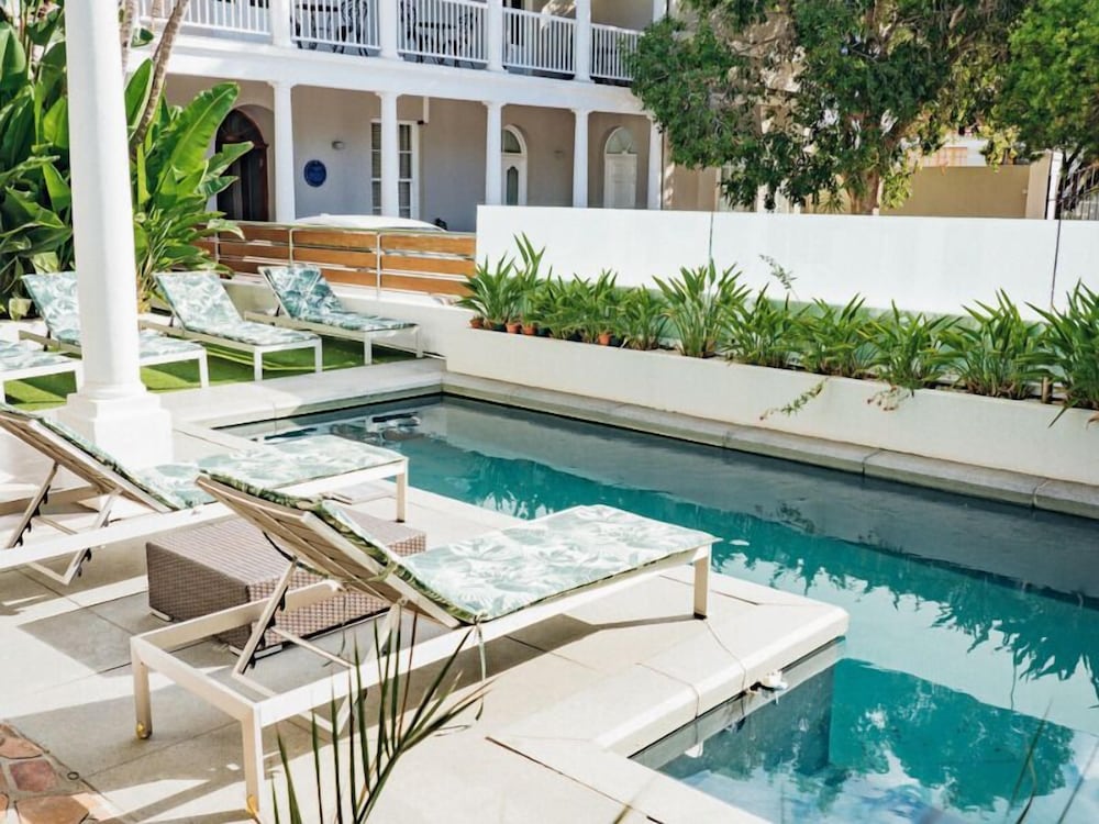 Фото The Three Boutique Hotel