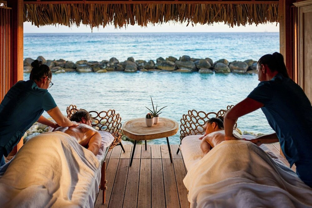 Фото Renaissance Wind Creek Aruba Resort