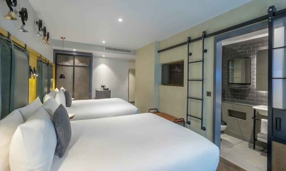 Фото Clayton Hotel City of London