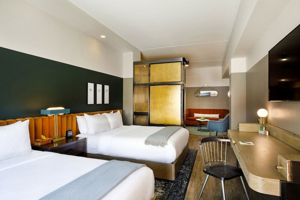 Фото Cyrus Hotel, Topeka, a Tribute Portfolio Hotel