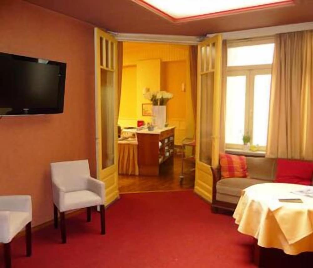 Фото Hotel Louisa