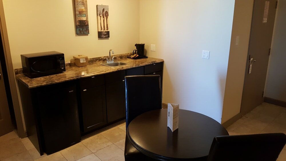 Фото Montecassino Hotel and Event Venue