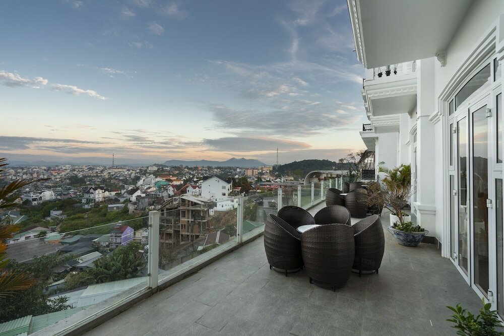 Фото New Life Dalat Hotel