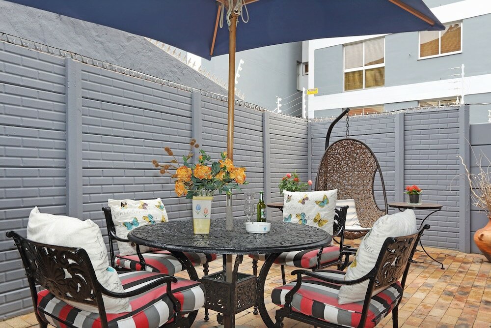 Фото 40 Winks Guest House Green Point Cape Town