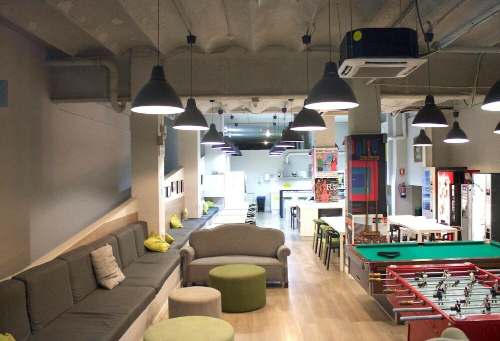 Фото Hola Hostal Eixample