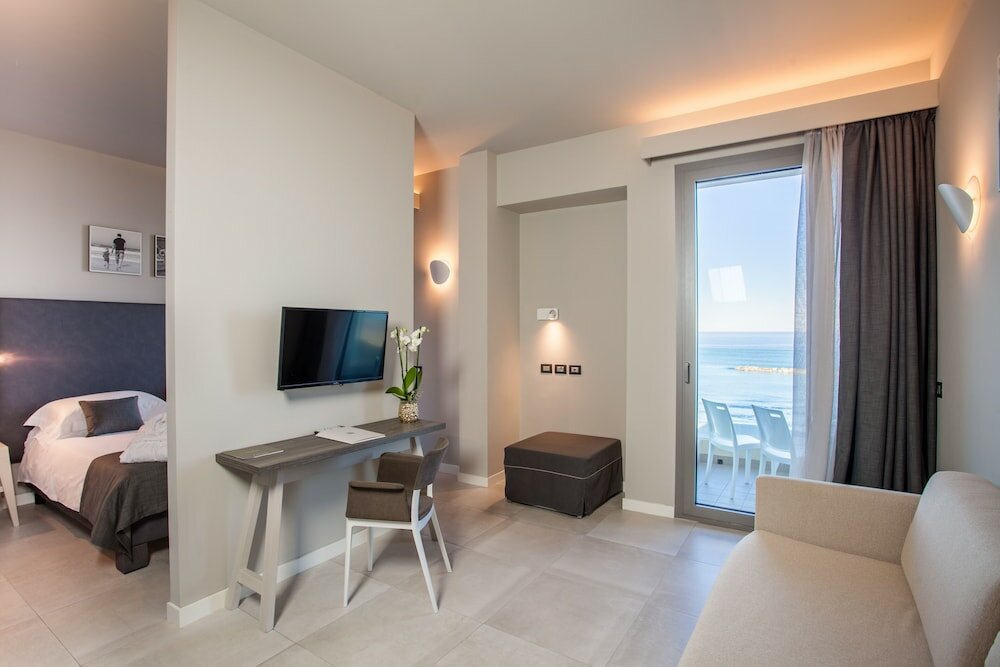 Фото Nautilus Family Hotel