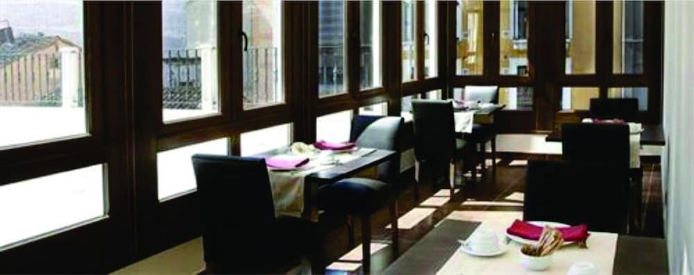 Фото Aparthotel Ciudad de Aranda