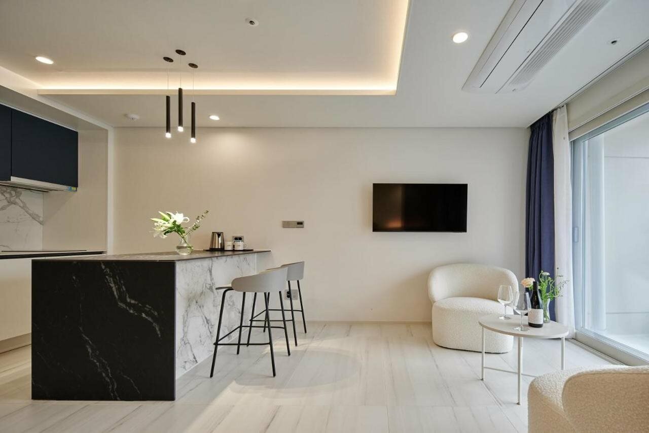 Фото Hotel The Botanik Sewoon Myeongdong