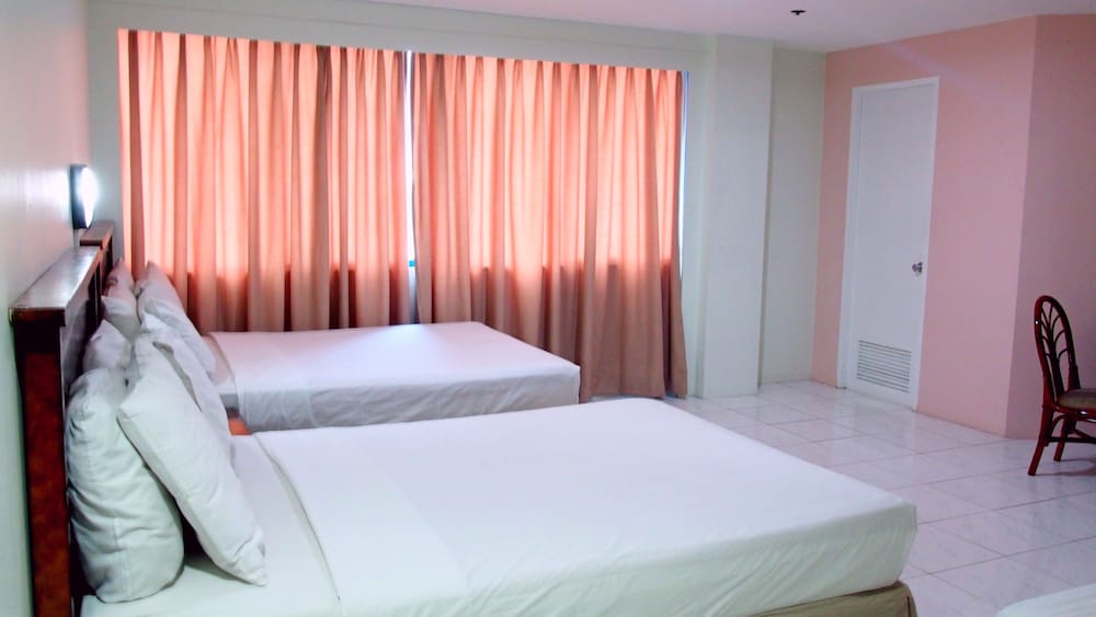 Фото Sunday Hostel