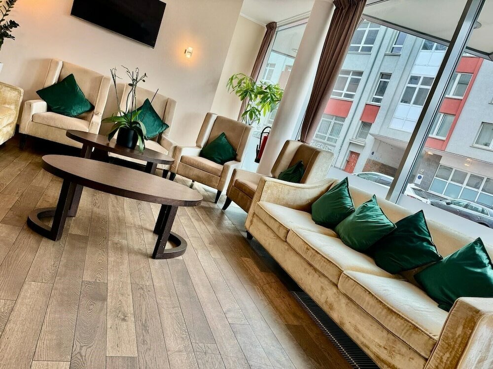 Фото Skyline Hotel