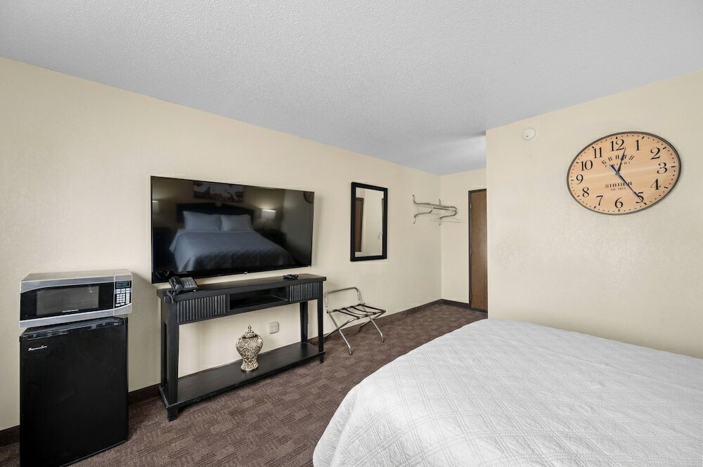 Фото Americas Best Value Inn Grand Forks