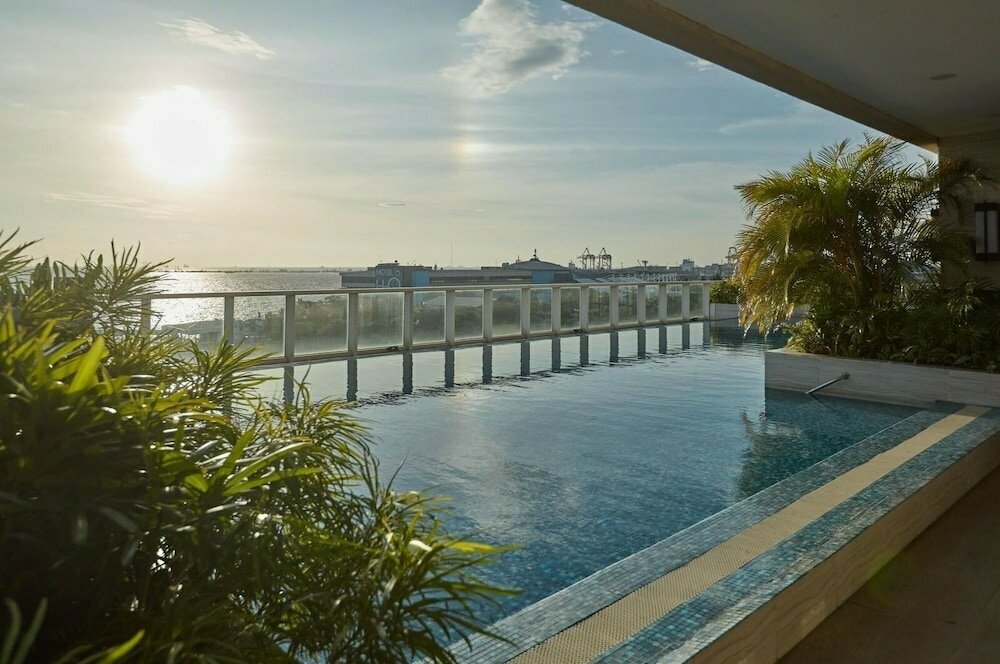 Hotel Rizal Park Hotel, Manila, photo