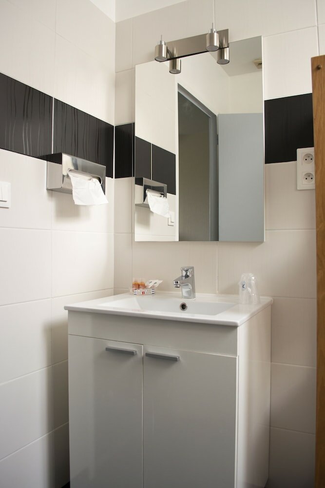 Фото The Originals Boutique, Hôtel Le George, Loches