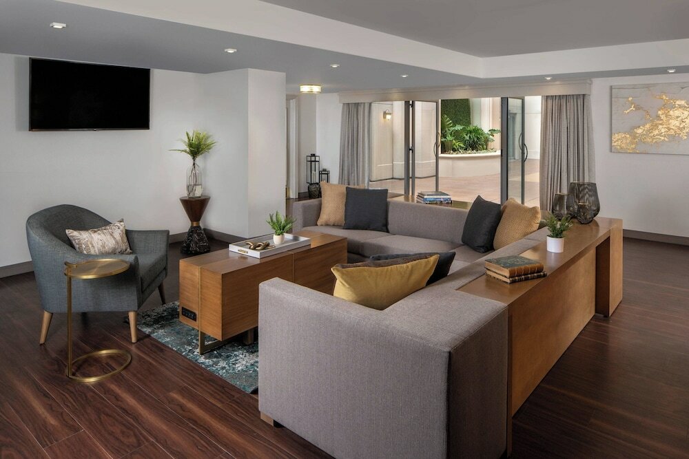 Фото New Orleans Marriott Warehouse Arts District