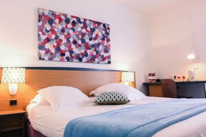 Hotel Paris Louis Blanc (Paris, 10e Arrondissement, Rue du Faubourg Saint-Martin, 232), hotel