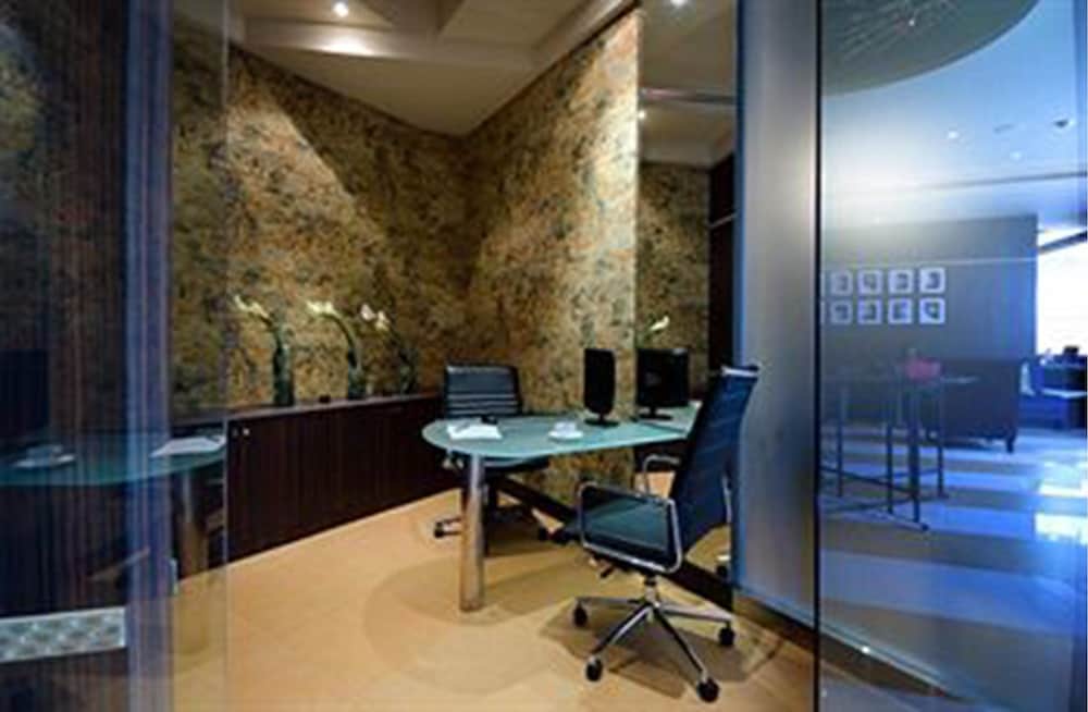 Фото Tongtara Riverview Hotel