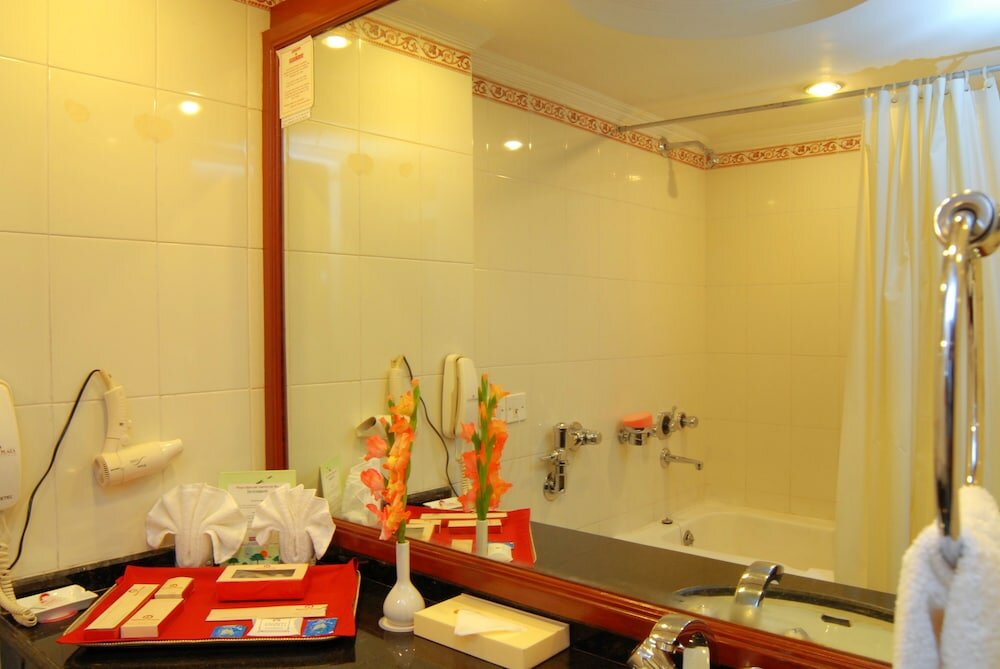 Фото Hotel Swosti Grand