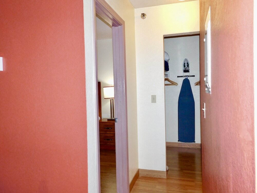 Фото Americas Best Value Inn & Suites Anchorage Airport