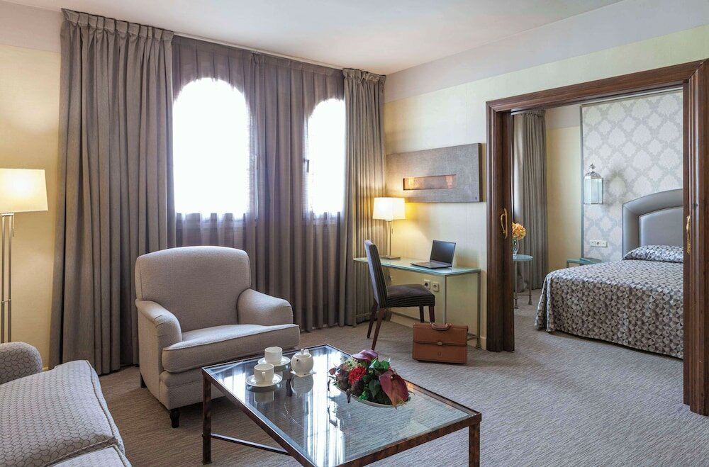 Фото Hotel Macià Alfaros