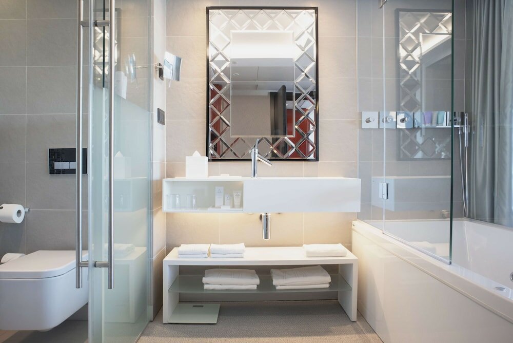 Фото Myriad by Sana Hotels