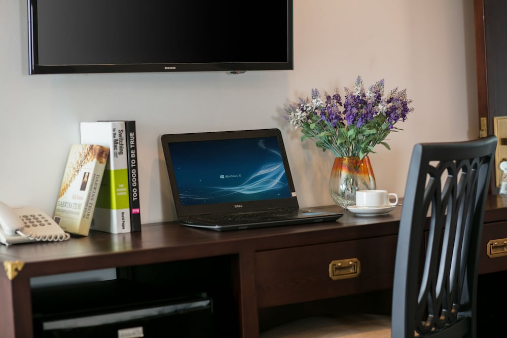 Фото Golden Rooster Hotel