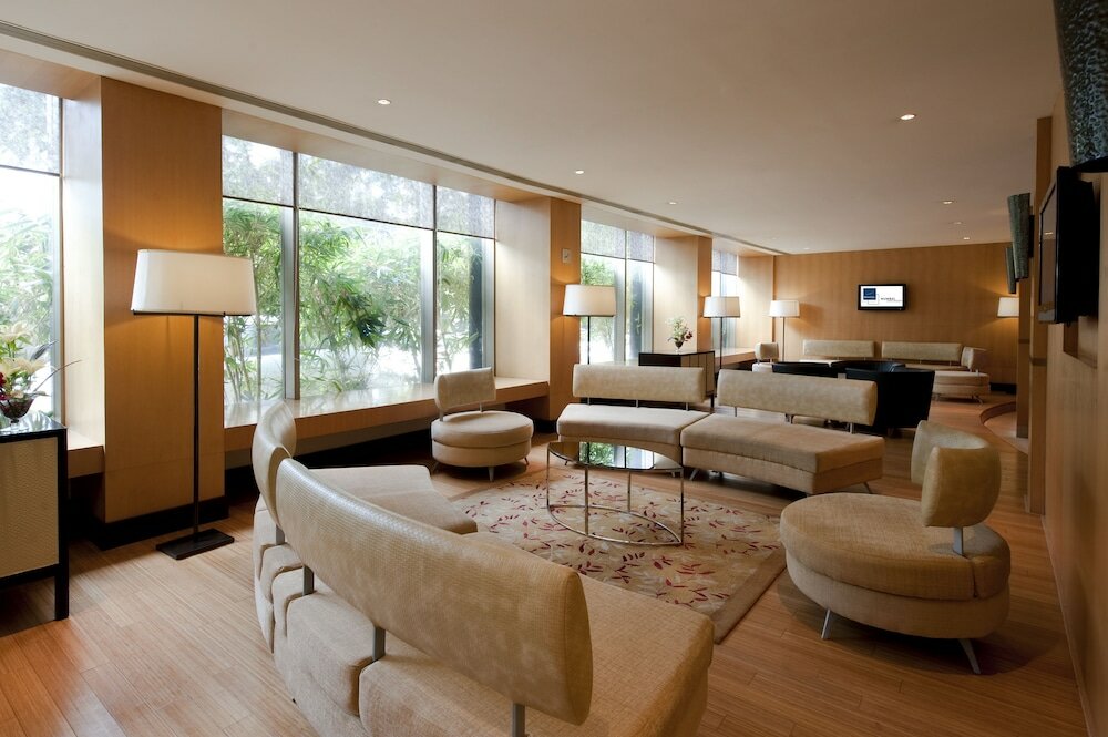 Фото Novotel Mumbai Juhu Beach Hotel