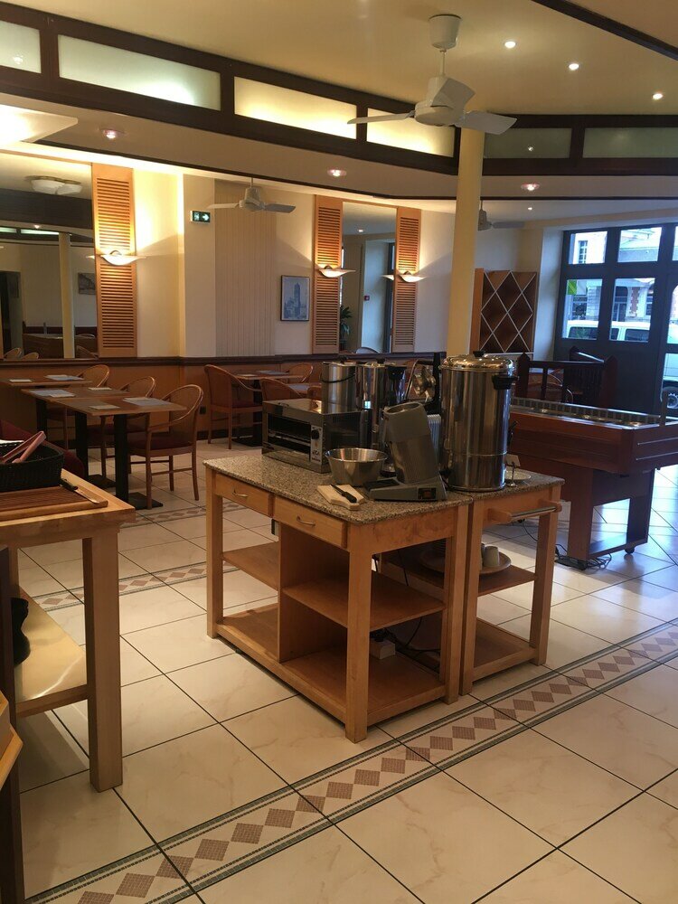 Фото Hotel Kyriad Rodez