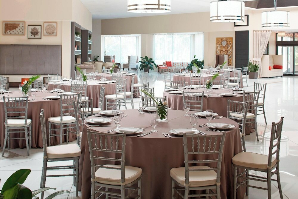 Фото Renaissance Orlando Airport Hotel by Marriott
