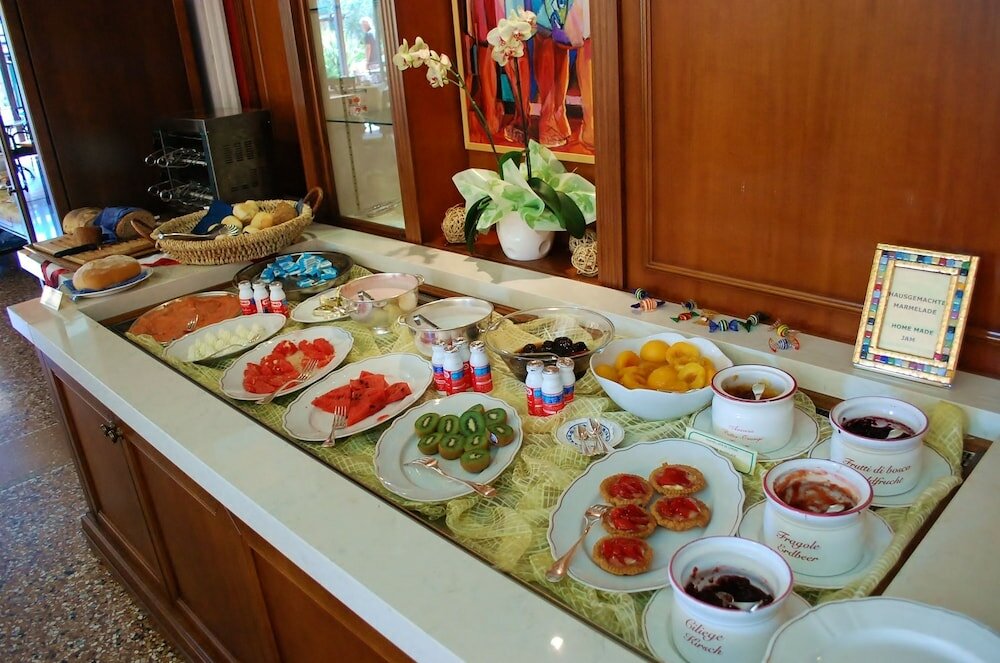 Фото Hotel Villa Madrina